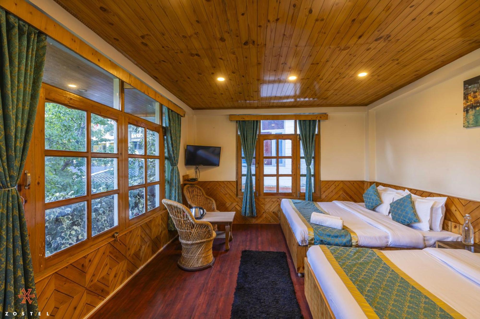Zostel Old Manali Hostel Exterior photo