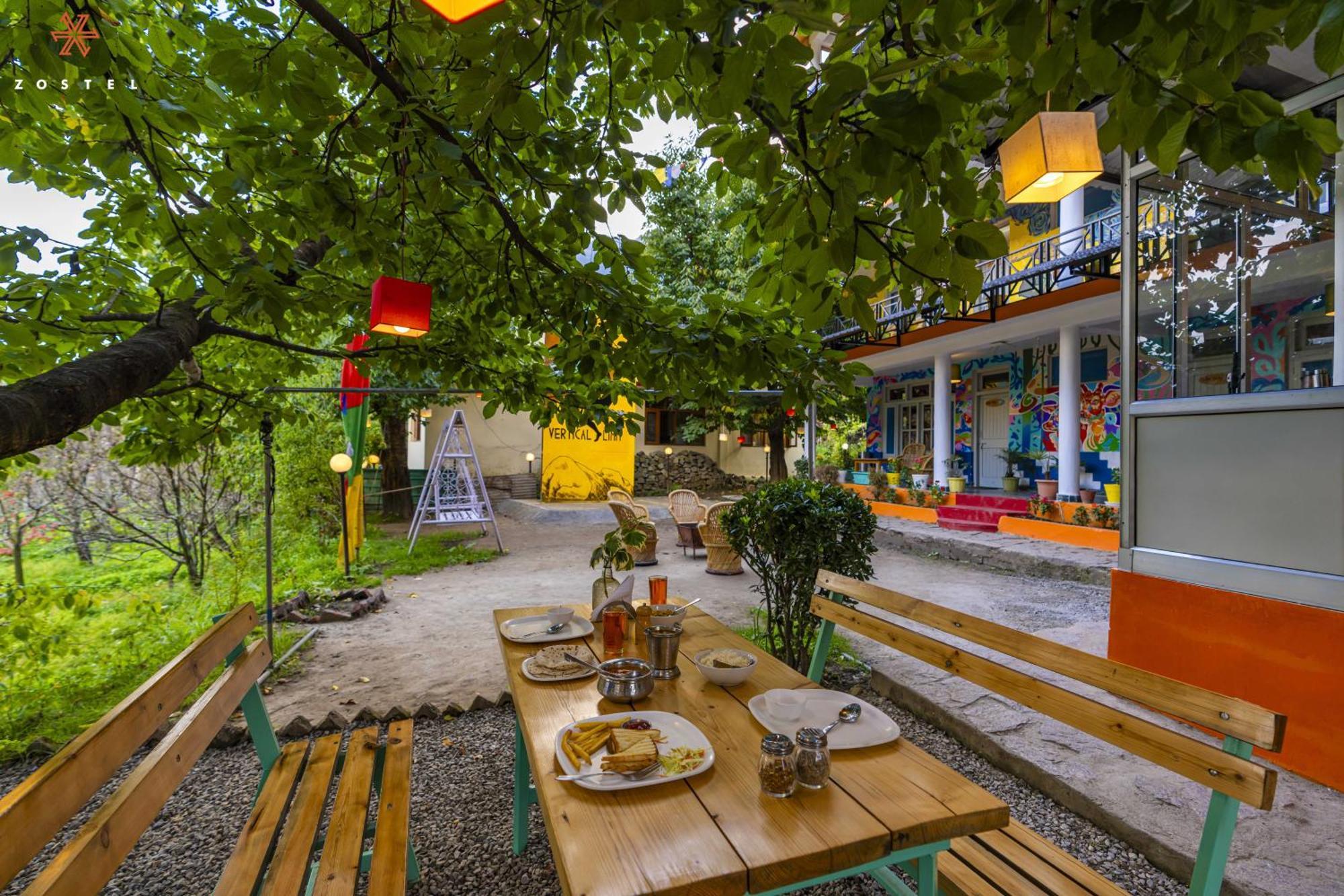Zostel Old Manali Hostel Exterior photo