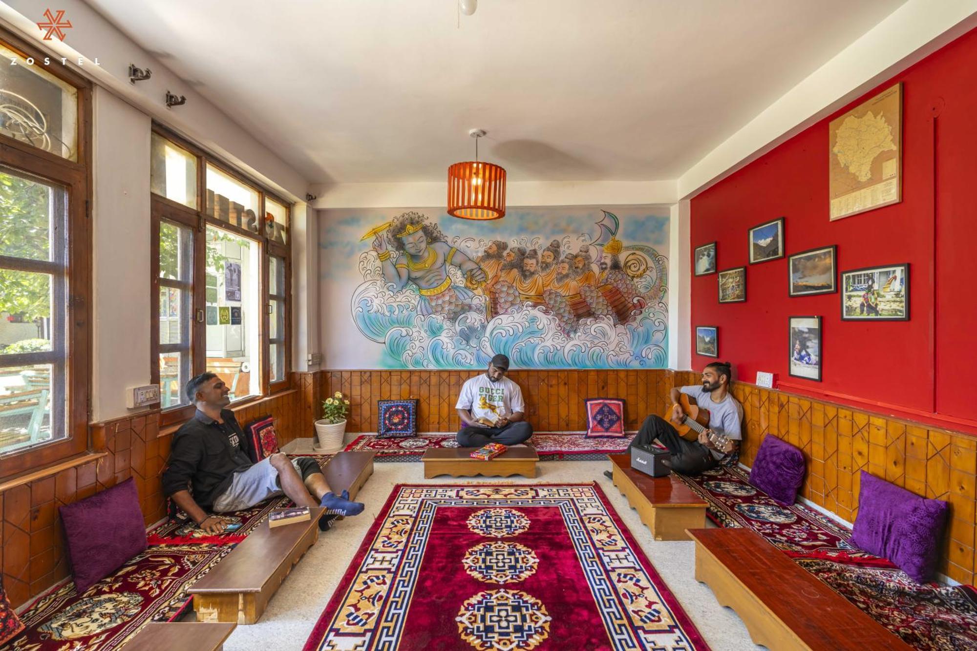 Zostel Old Manali Hostel Exterior photo